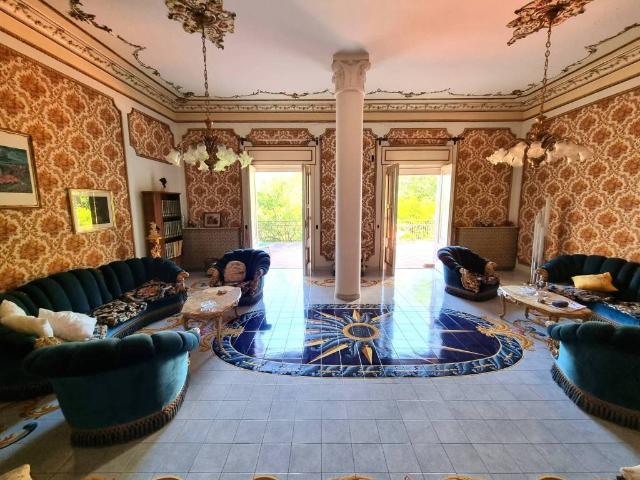 Villa in vendita a Liveri NA