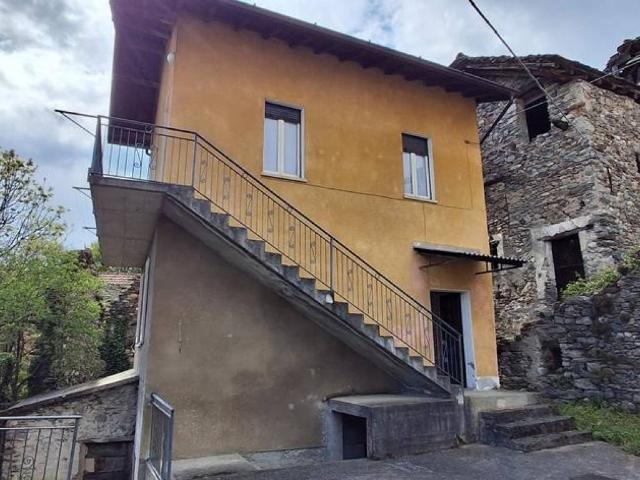 Villa in vendita a Livo CO
