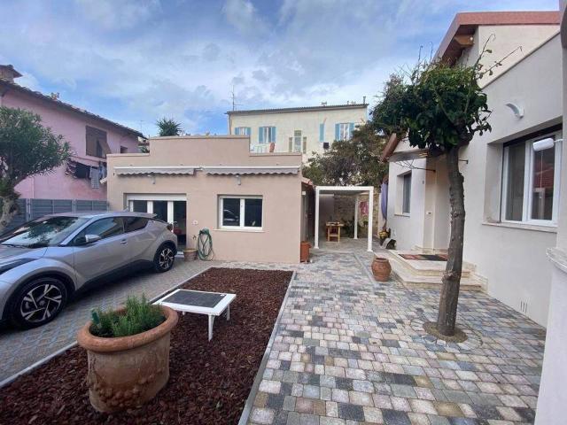 Villa in vendita a Livorno