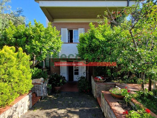 Villa in vendita a Livorno