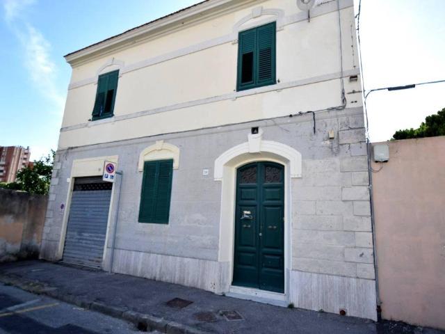 Villa in vendita a Livorno