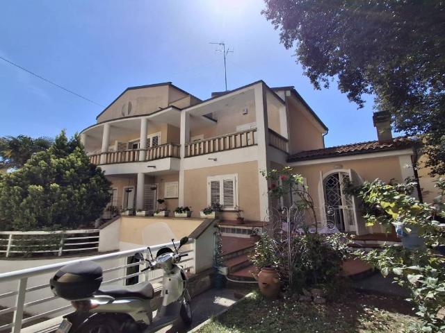 Villa in vendita a Livorno LI