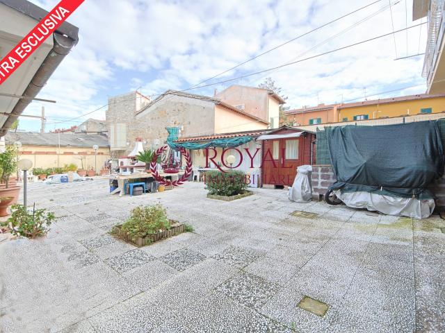 Villa in vendita a Livorno, Salviano