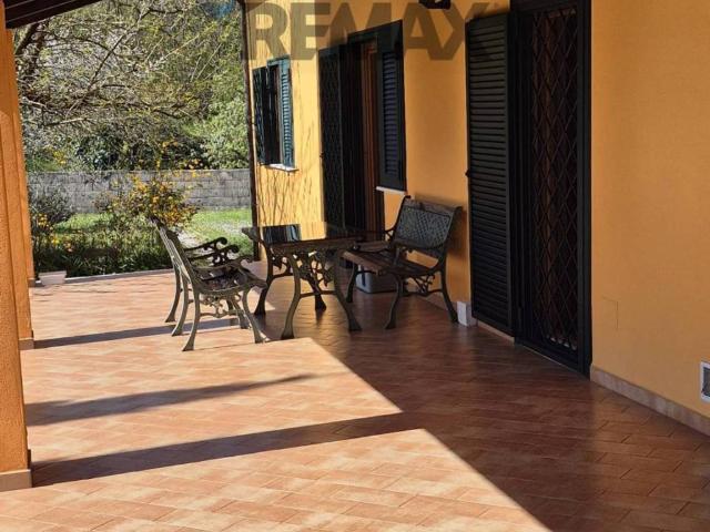 Villa in vendita a Liberi CE