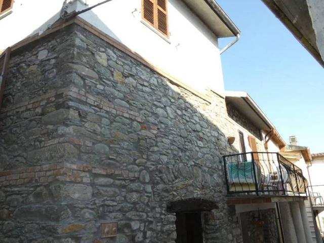Villa in vendita a Licciana Nardi MS