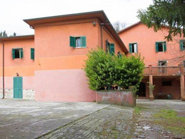 Villa in vendita a Licciana Nardi MS