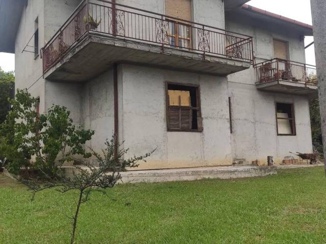 Villa in vendita a Licciana Nardi MS