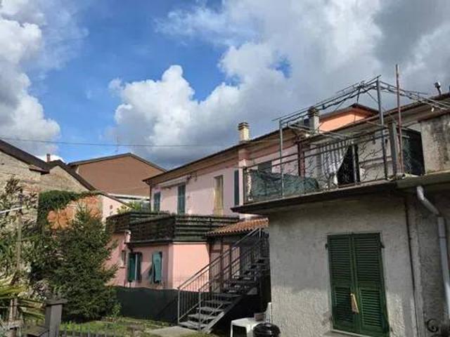 Villa in vendita a Licciana Nardi MS