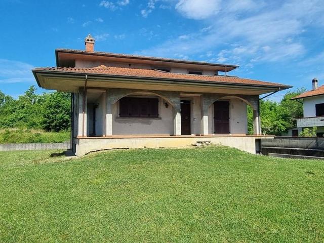 Villa in vendita a Licciana Nardi MS