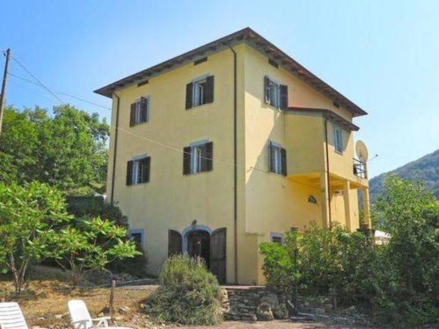 Villa in vendita a Licciana Nardi MS