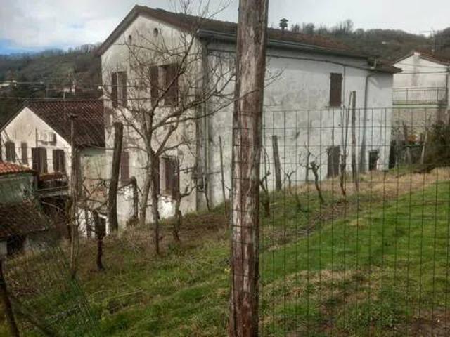 Villa in vendita a Licciana Nardi MS