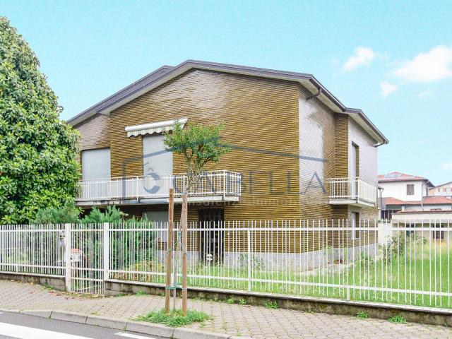 Villa in vendita a Limbiate