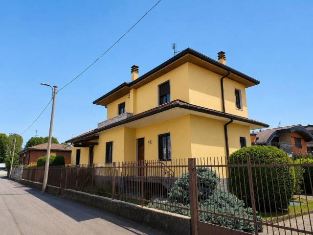 Villa in vendita a Limbiate MB