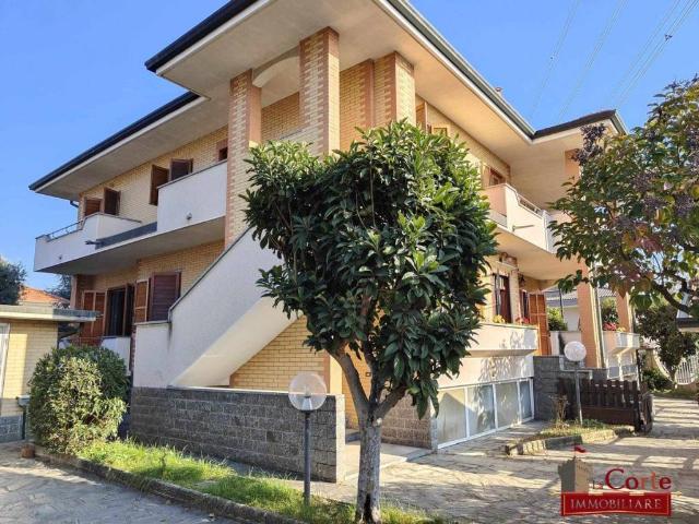 Villa in vendita a Limbiate MB