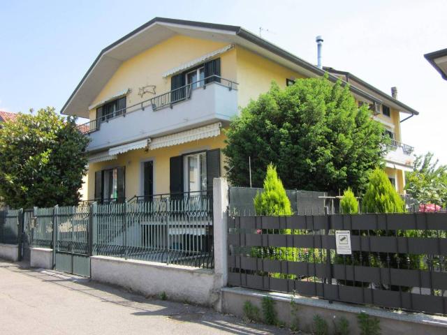 Villa in vendita a Limbiate MB