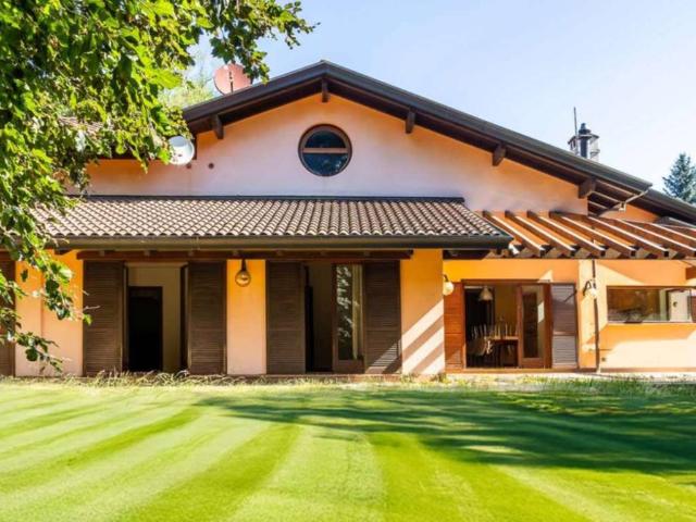 Villa in vendita a Limido Comasco CO