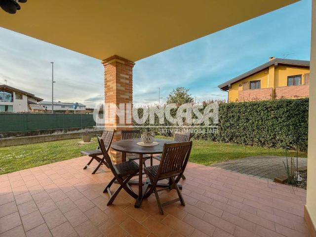 Villa in vendita a Limido Comasco CO