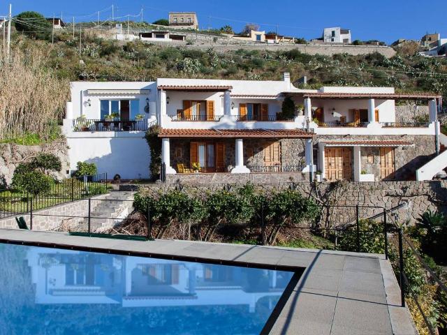 Villa in vendita a Lipari ME