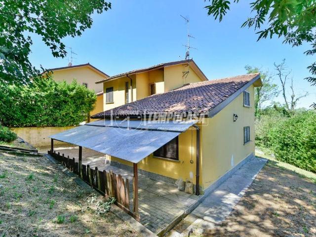 Villa in vendita a Lipomo CO