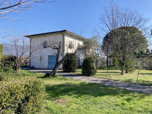 Villa in vendita a Lucca