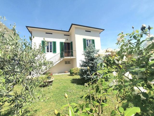 Villa in vendita a Lucca