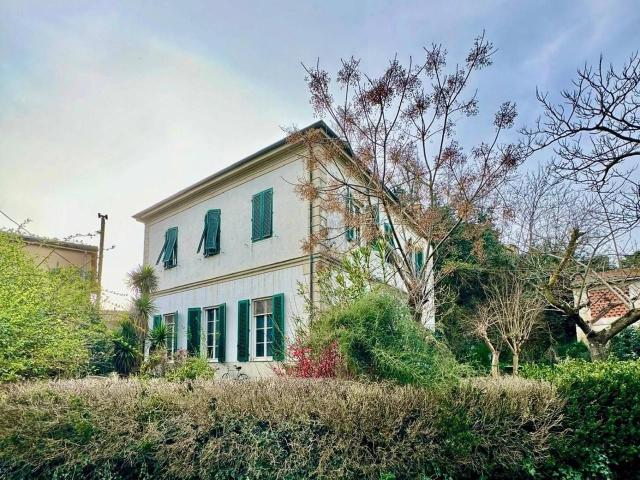 Villa in vendita a Lucca