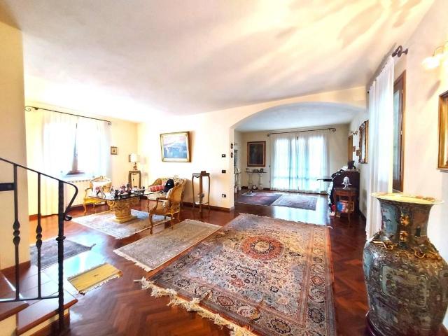 Villa in vendita a Lucca