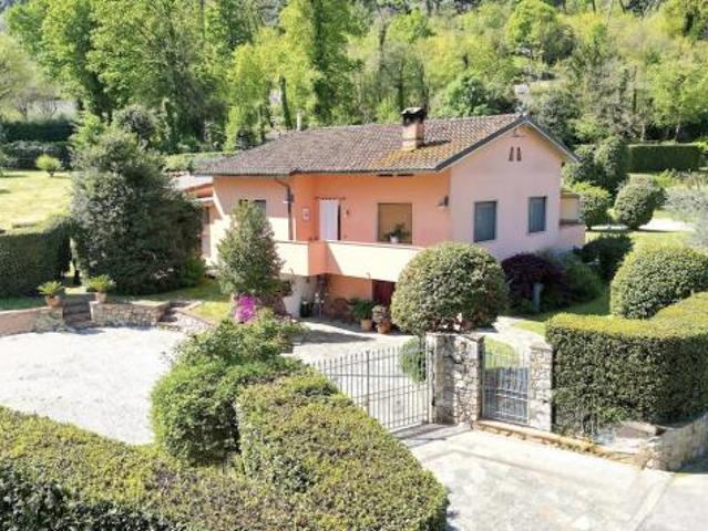 Villa in vendita a Lucca