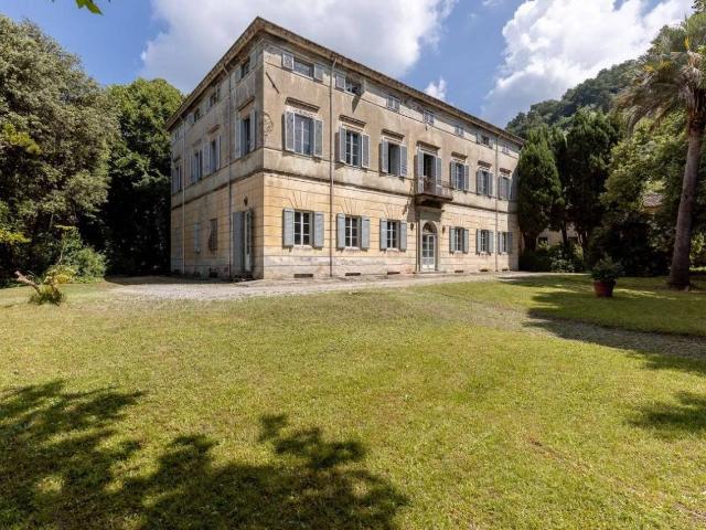 Villa in vendita a Lucca