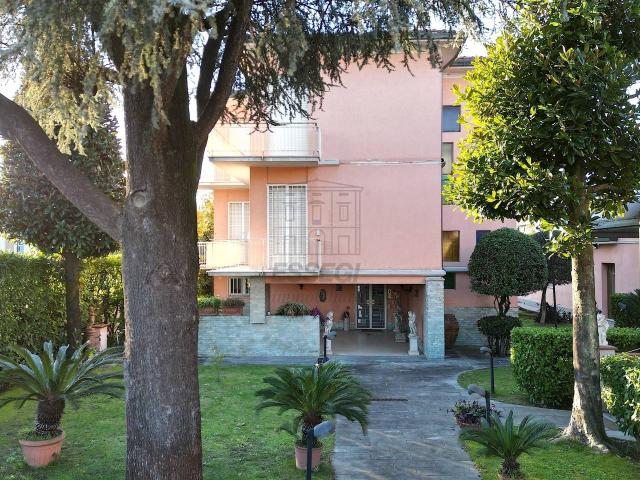 Villa in vendita a Lucca