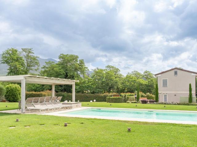 Villa in vendita a Lucca