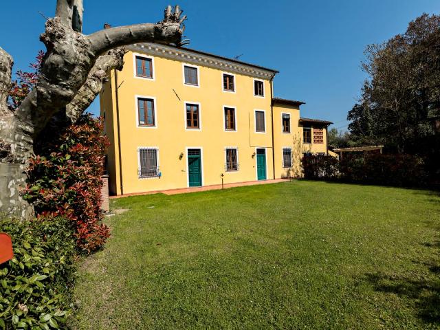 Villa in vendita a Lucca