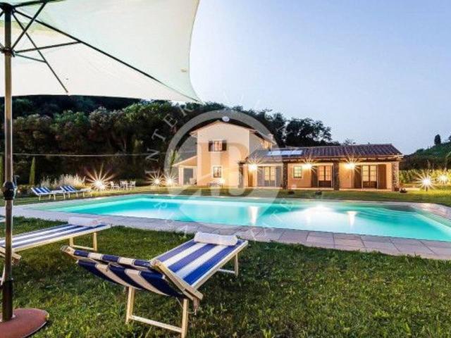 Villa in vendita a Lucca