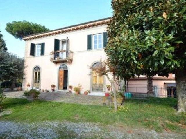 Villa in vendita a Lucca