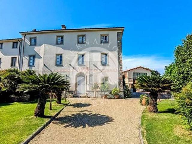 Villa in vendita a Lucca