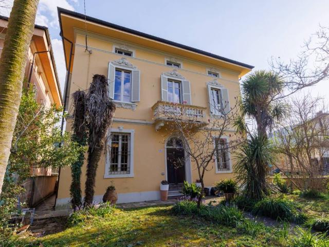 Villa in vendita a Lucca LU