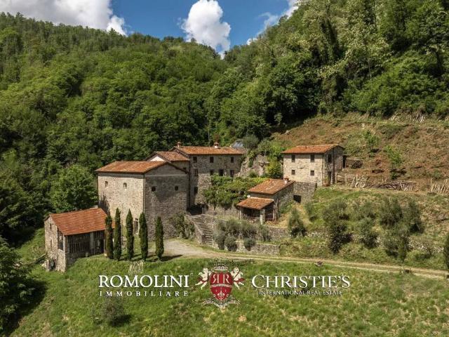 Villa in vendita a Lucca LU