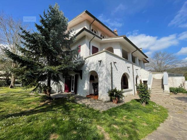 Villa in vendita a Lucca LU