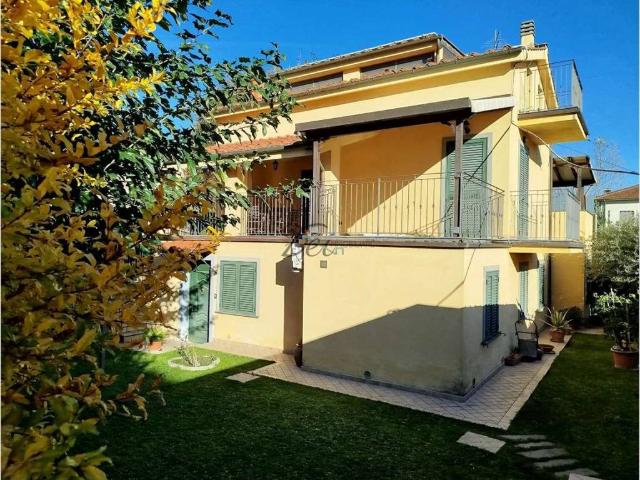 Villa in vendita a Lucca LU