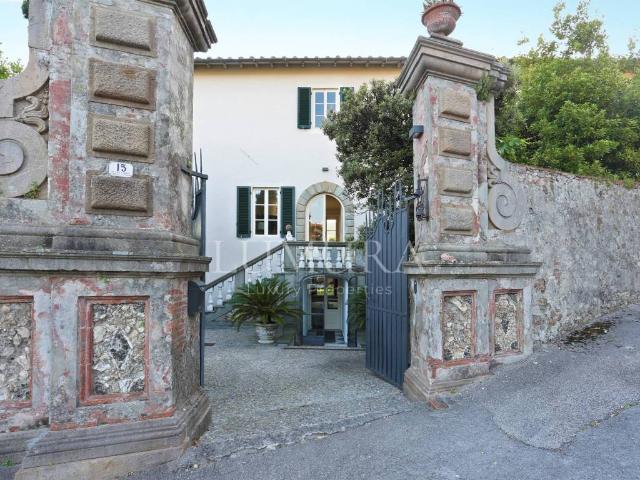 Villa in vendita a Lucca LU