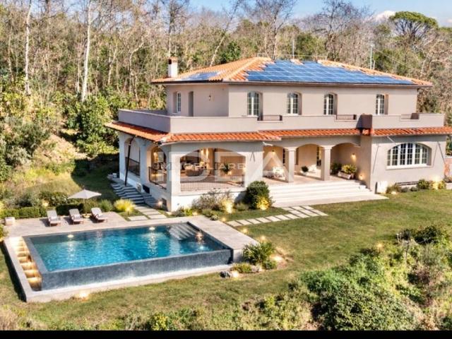 Villa in vendita a Lucca LU