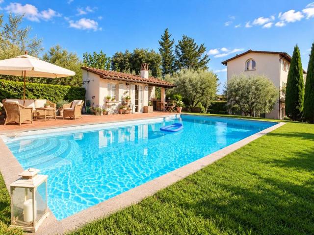 Villa in vendita a Lucca LU