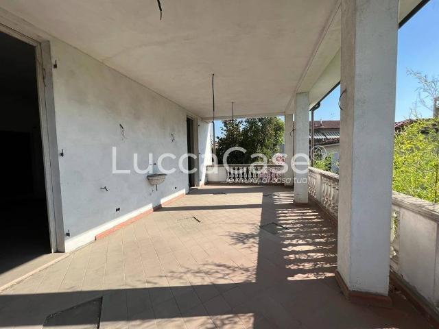 Villa in vendita a Lucca LU