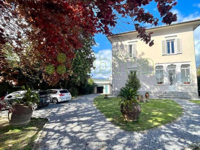Villa in vendita a Lucca LU