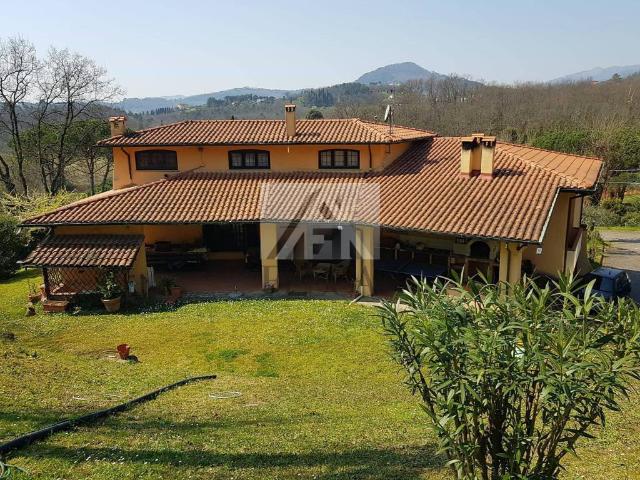 Villa in vendita a Lucca LU