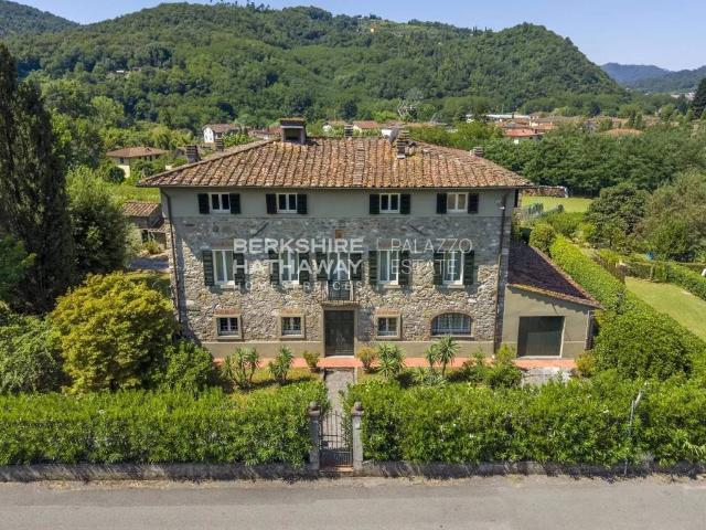 Villa in vendita a Lucca LU