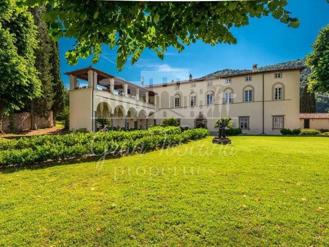 Villa in vendita a Lucca LU