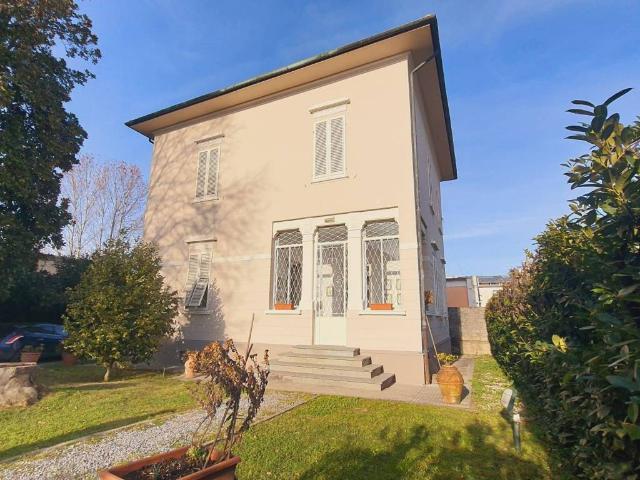 Villa in vendita a Lucca LU