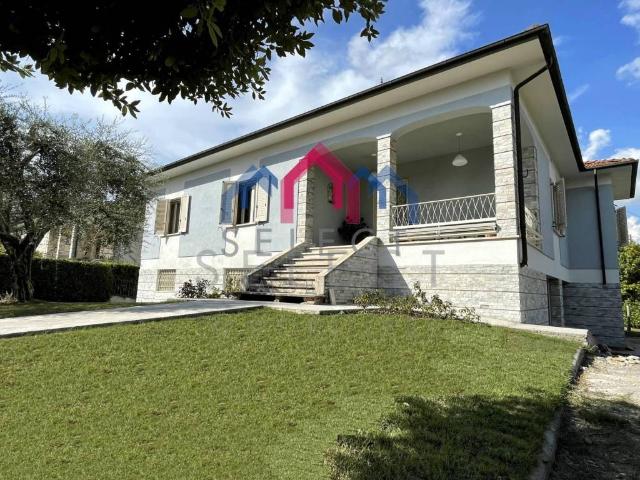 Villa in vendita a Lucca LU
