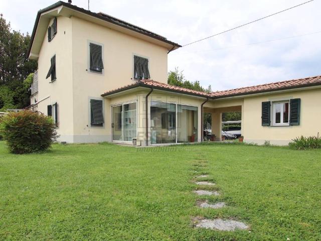 Villa in vendita a Lucca LU